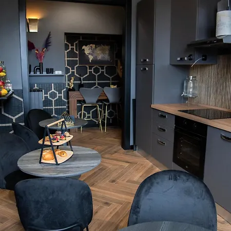 One Of One Experiences - Art Guest house