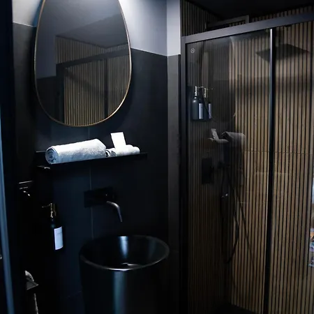 One Of One Experiences - Art 4*