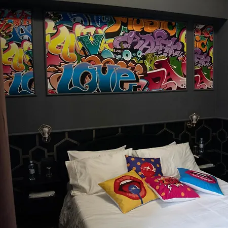 One Of One Experiences - Art Guest house