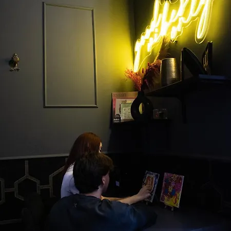 One Of One Experiences - Art Guest house