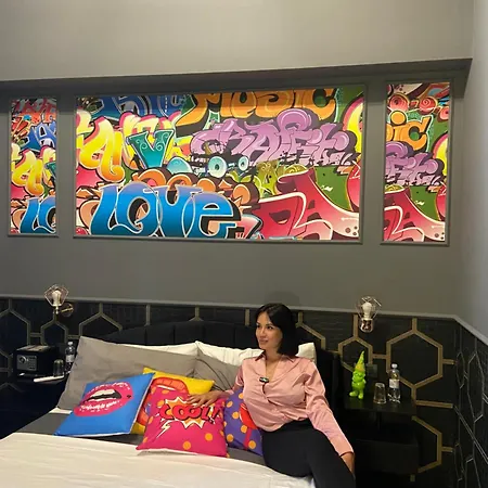 One Of One Experiences - Art Guest house 4*